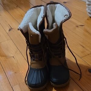 Brown and Black Winter Boots with Fur Lining